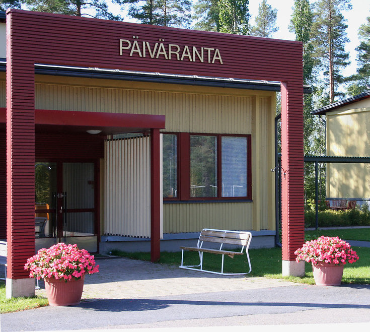 Päivärannan kurssikeskuksen pääsisäänkäynti